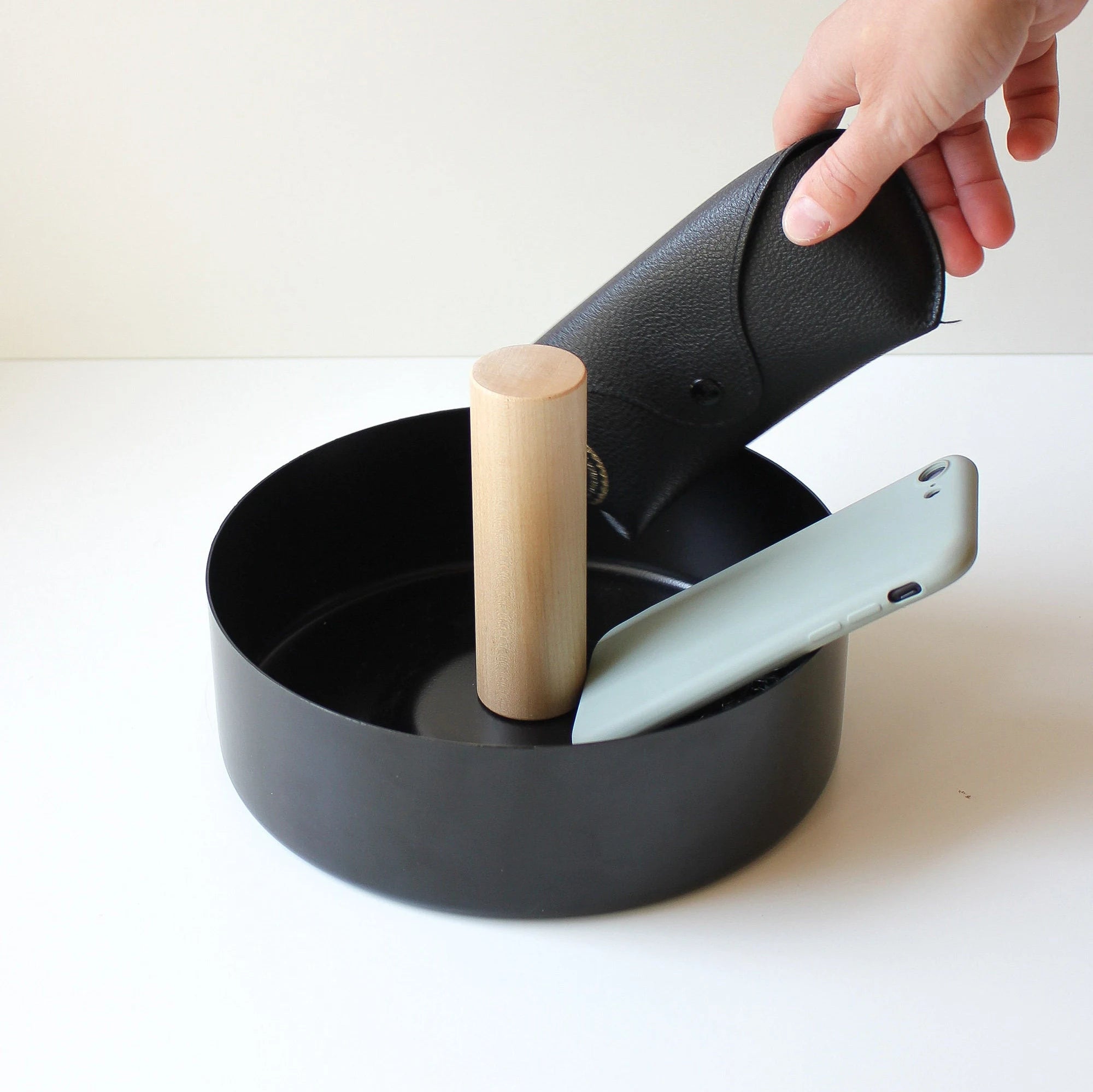 Pocket Emptier, Container, Object Holder, Organizer, Bowl - PIANTONE