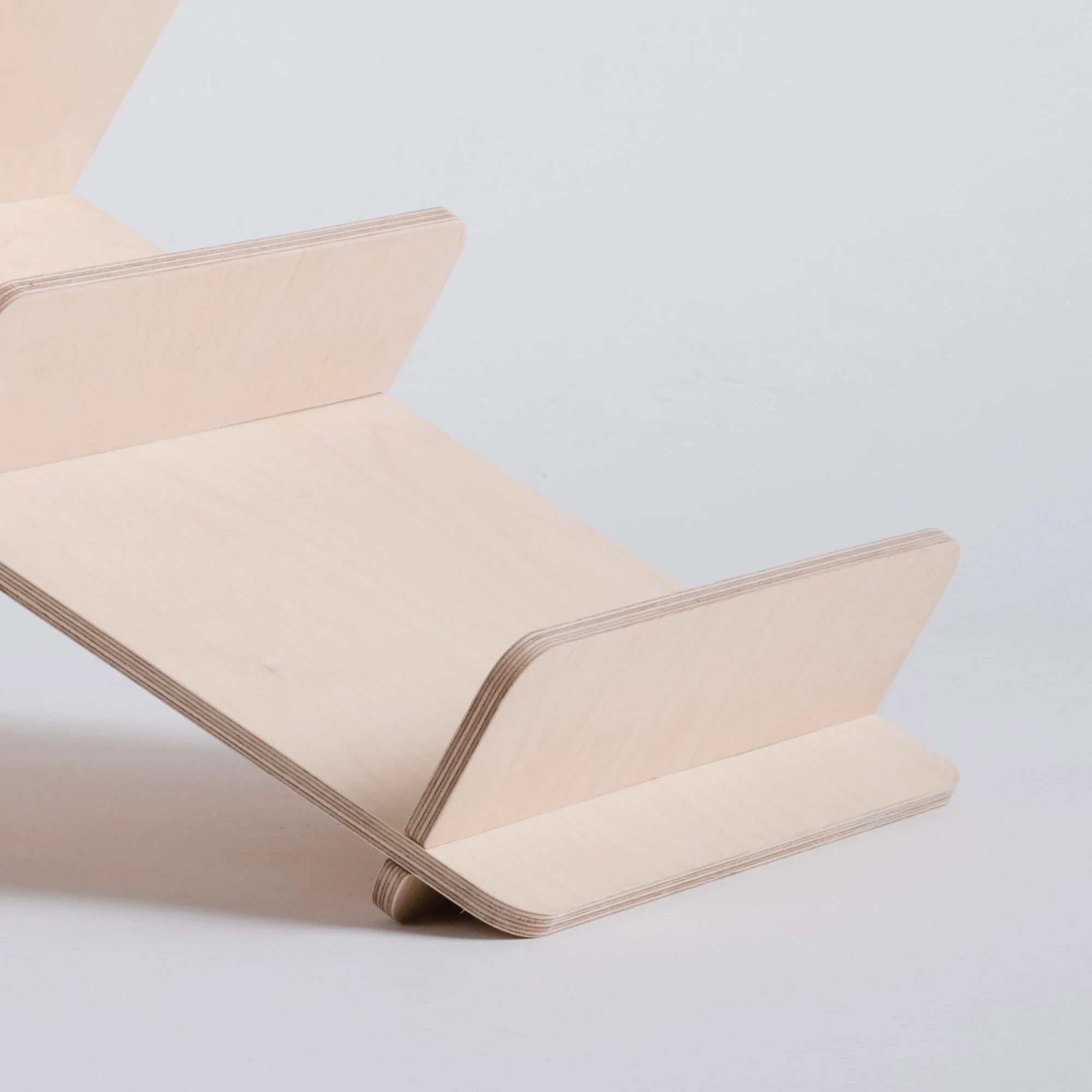 Detachable Magazine Rack with Handle to Carry and Hold Open Books, Perfect for Organizing Your Reading and Entertainment. DEBOOK