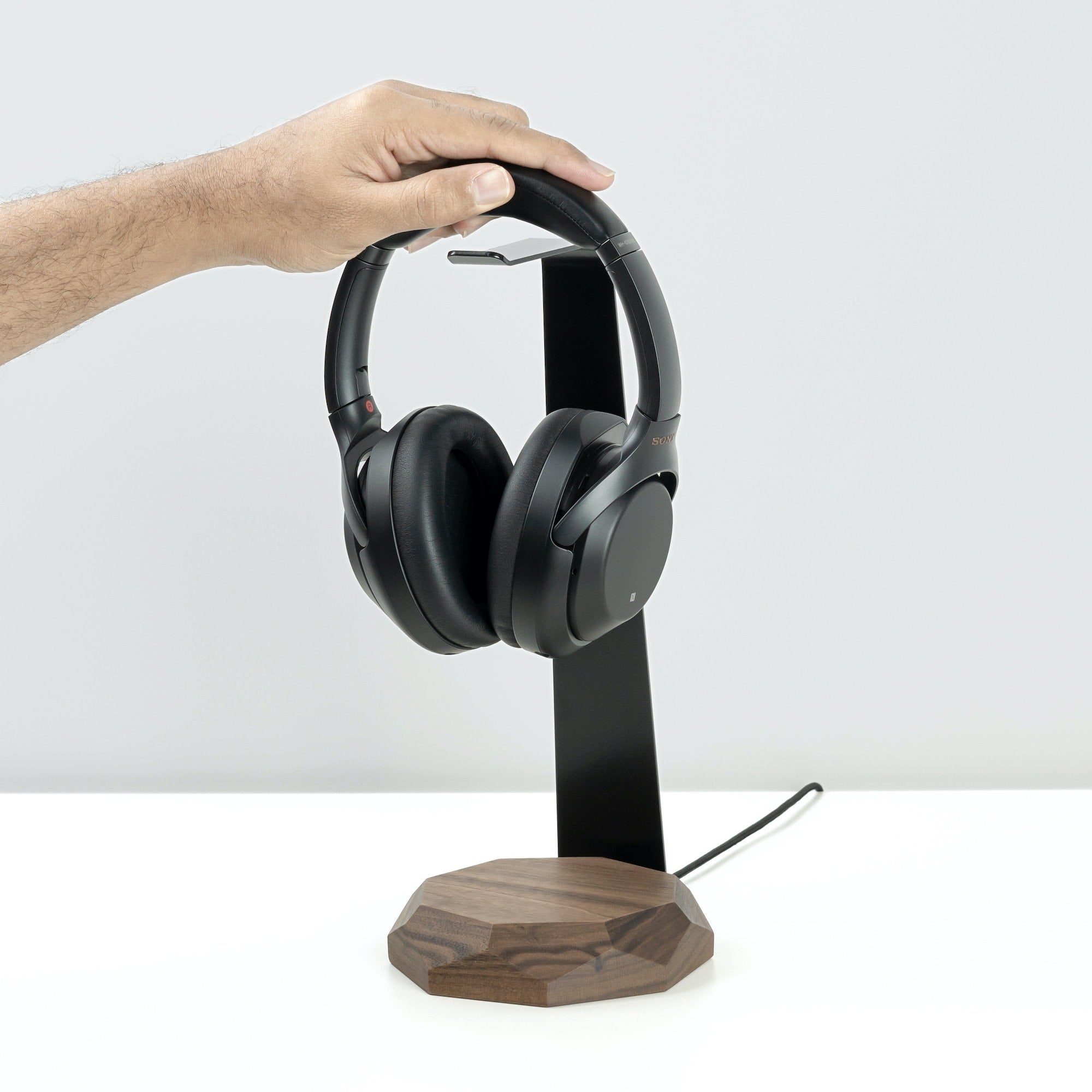 Headphone Stand with Wireless Charger