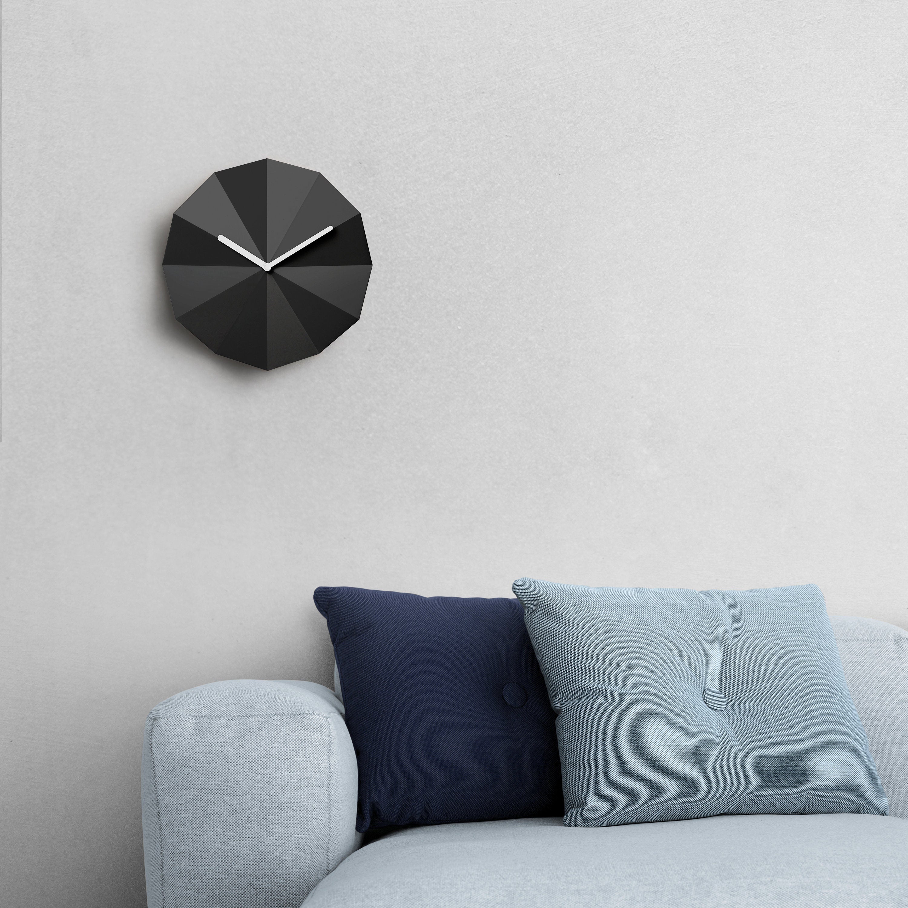 Delta Clock Black