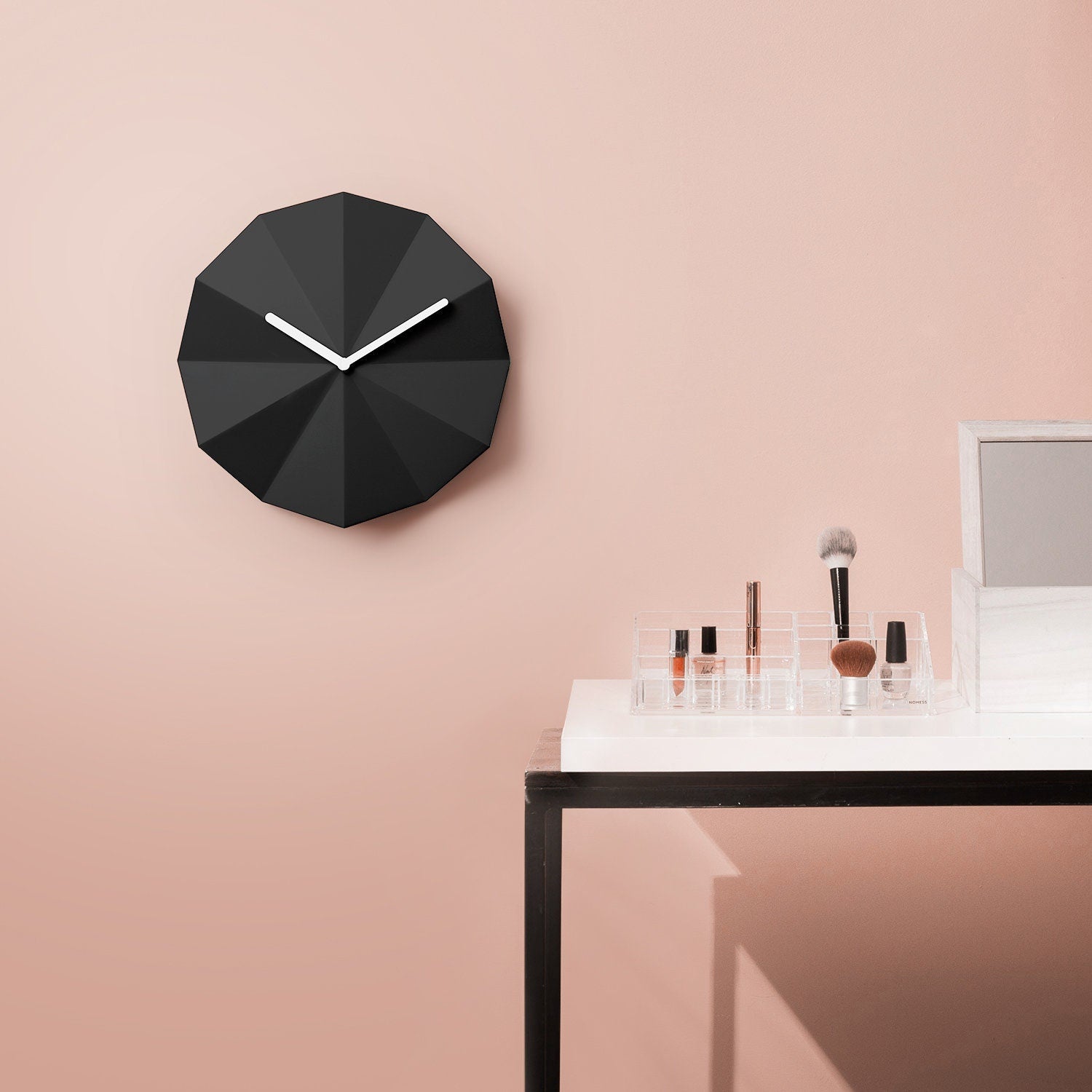 Delta Clock Black