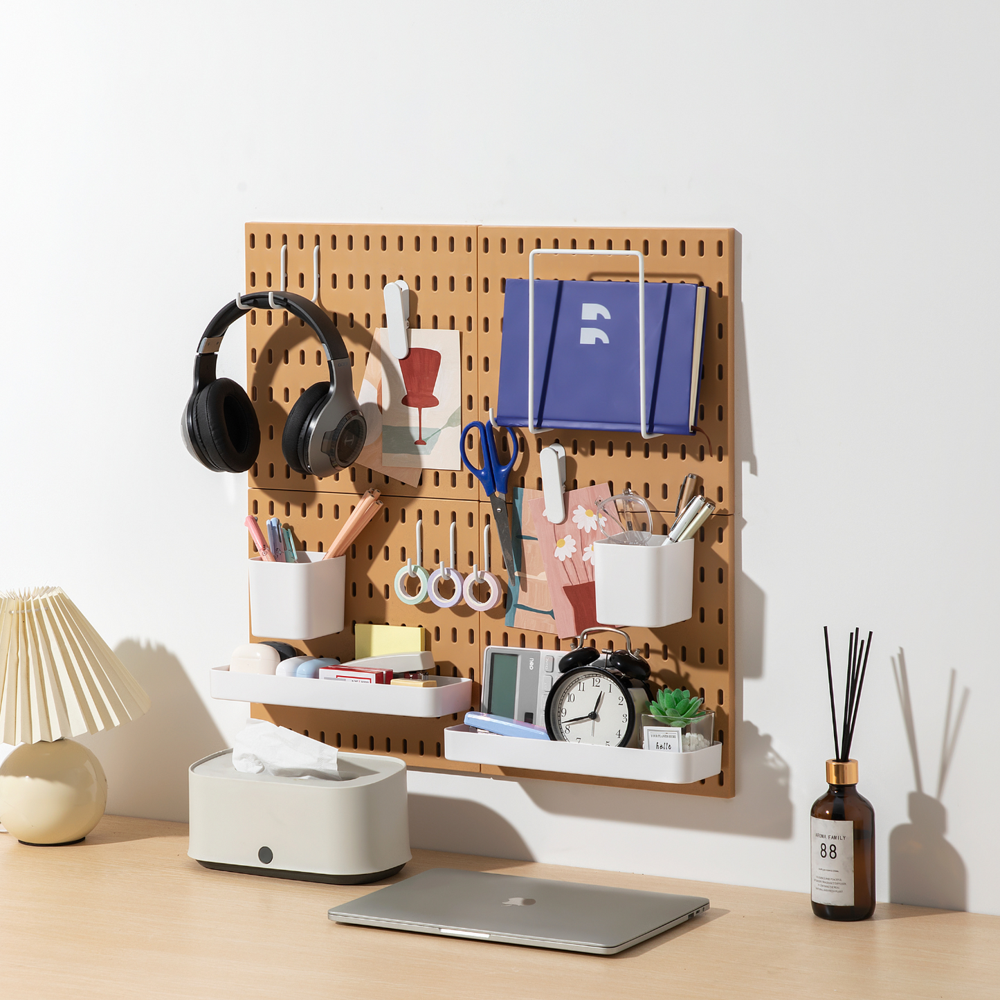 Pegboard / Beige