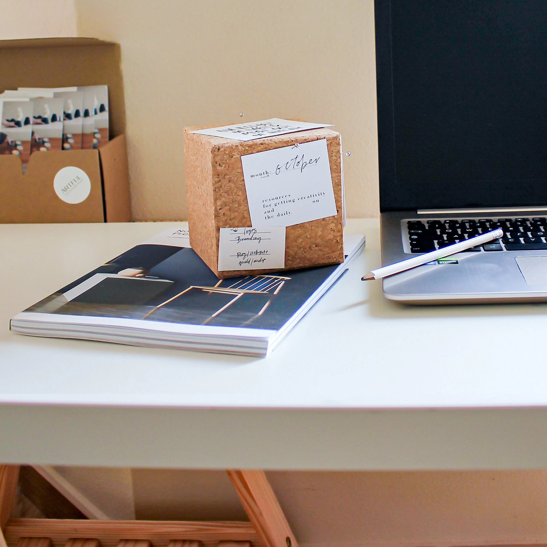 Tabletop Noticeboard, Memo Board, Desk Cube - MEMO