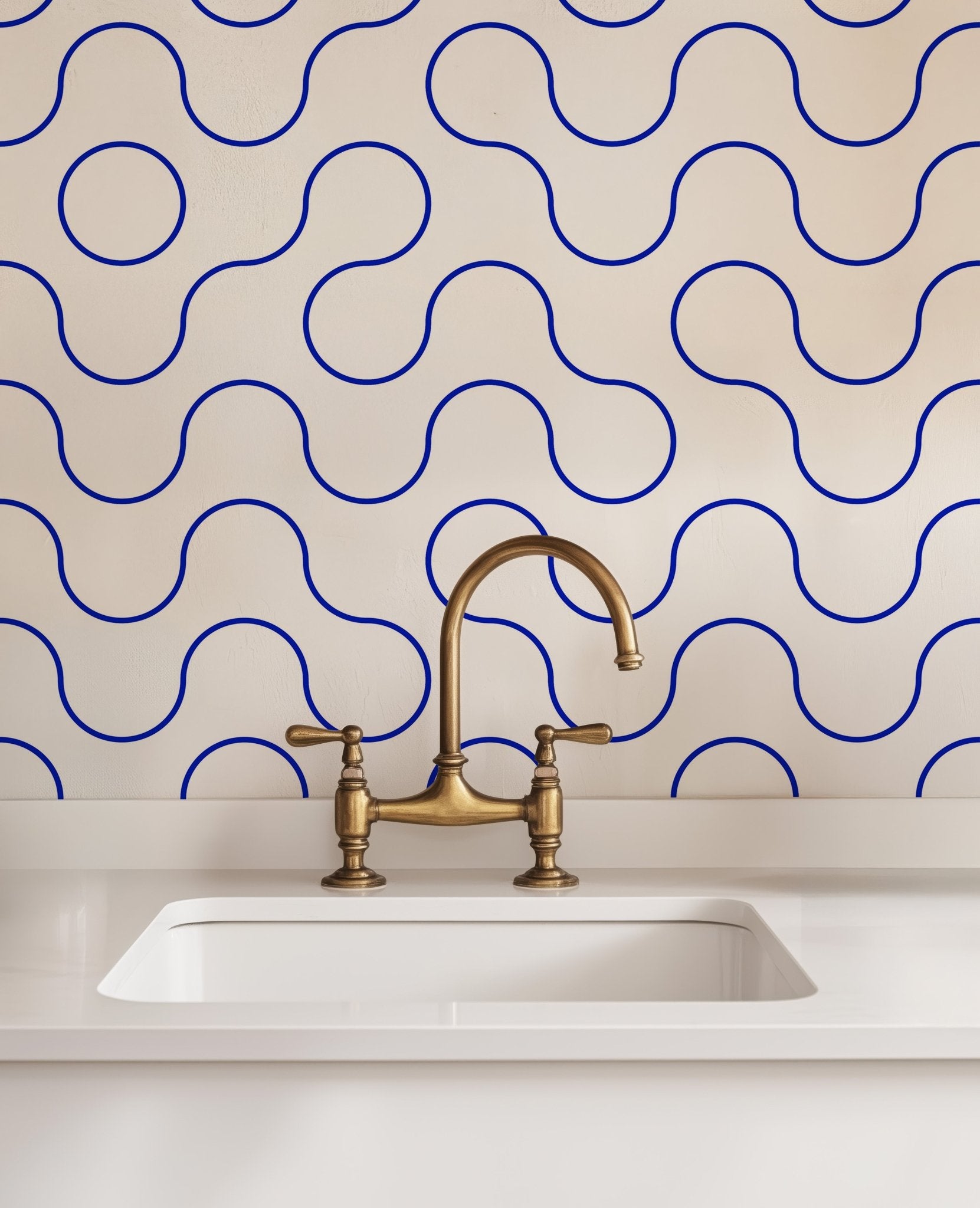 Blue Wavy Outline Shapes - Tomono