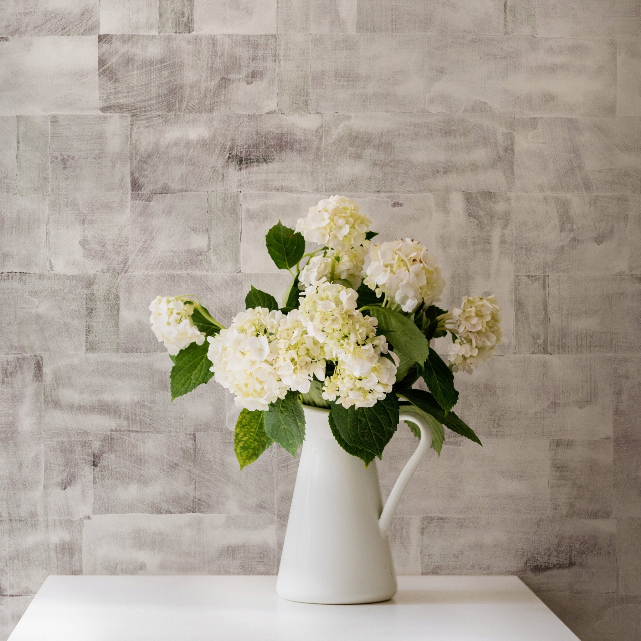 Bright Wall - Tomono