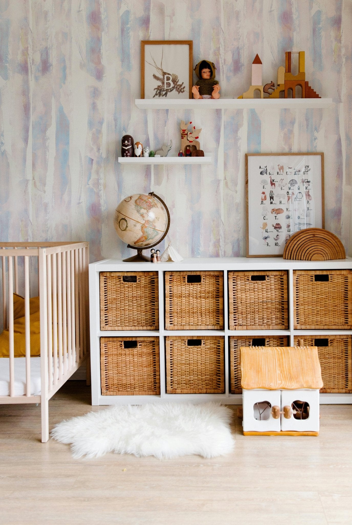 Delicate Watercolor Brushstrokes - Tomono