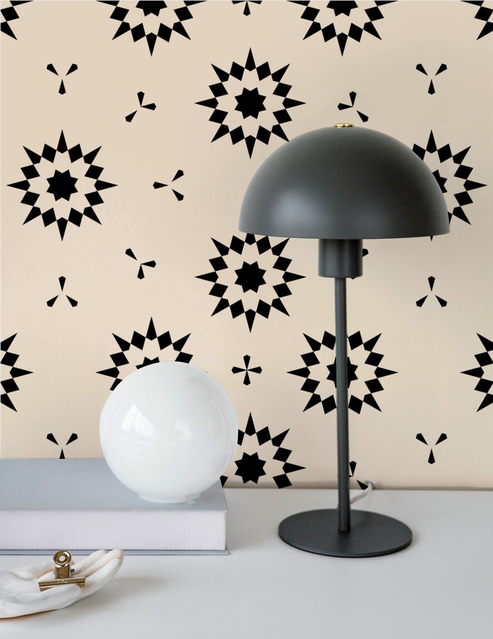 Geometric Black Stars - Tomono