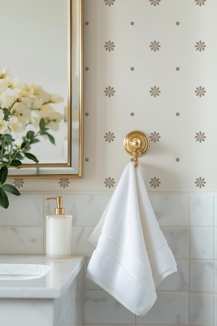 White Minimalist Flowers - Tomono